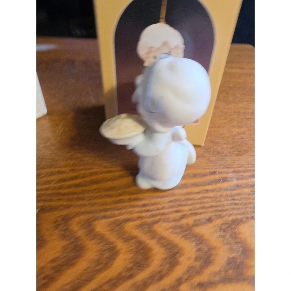 Precious‎ Moments - Dropping Over For Christmas - E-2376 - Ornament